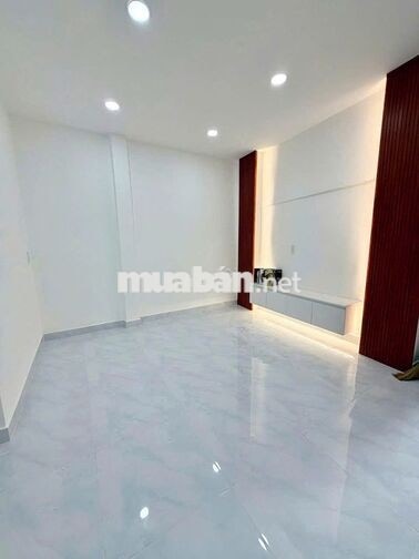 Bán nhà hẻm 184 thoáng đường Âu Dương Lân P3 Q8 