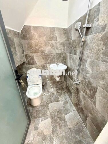 Bán nhà hẻm 184 thoáng đường Âu Dương Lân P3 Q8 