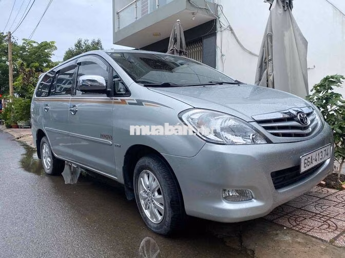 Toyota Innova 2011 Số sàn Bạc 60000 km