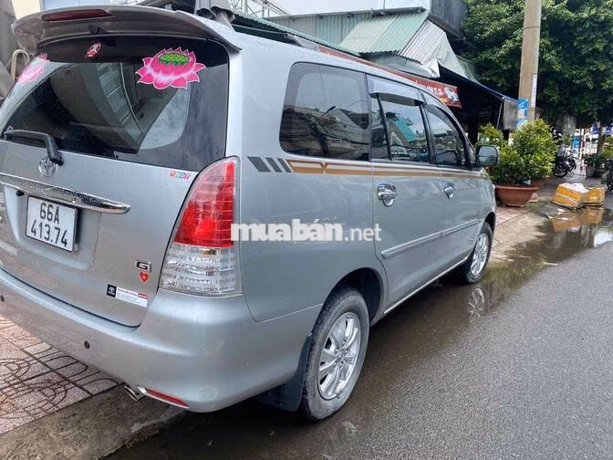 Toyota Innova 2011 Số sàn Bạc 60000 km