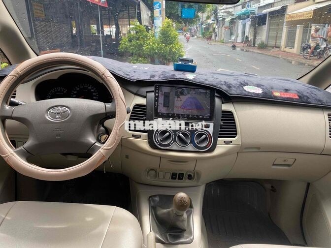 Toyota Innova 2011 Số sàn Bạc 60000 km