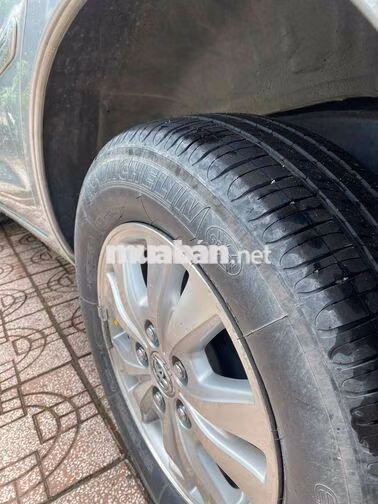Toyota Innova 2011 Số sàn Bạc 60000 km