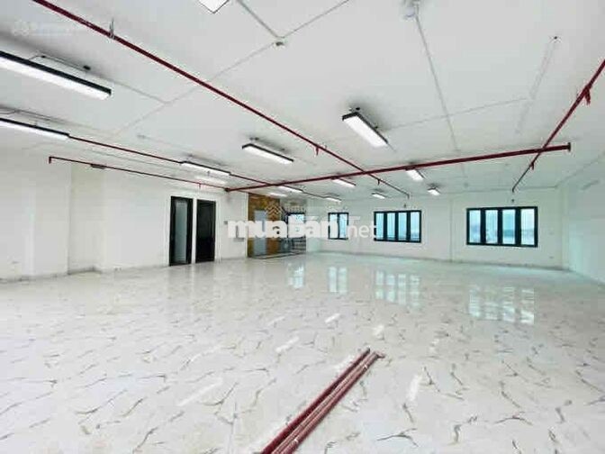 Cho thuê văn phòng tại Nguyễn Chí Thanh 140m2 giá 26t lô góc full kinh