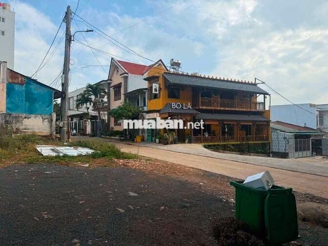 nhà nhỏ nguyên căn ngay trung tâm, đỗ được oto
