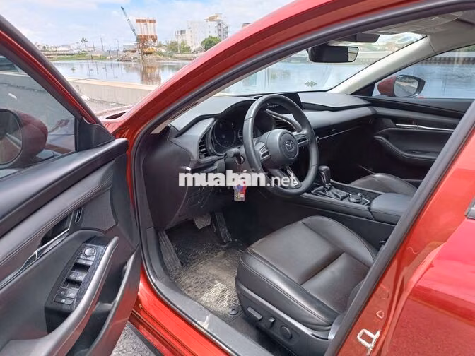Mazda 3 Luxury 2024 màu đỏ 19.000 km
