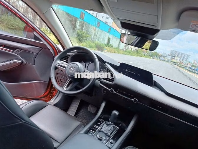 Mazda 3 Luxury 2024 màu đỏ 19.000 km