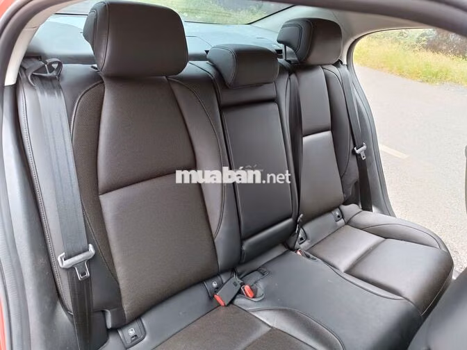 Mazda 3 Luxury 2024 màu đỏ 19.000 km