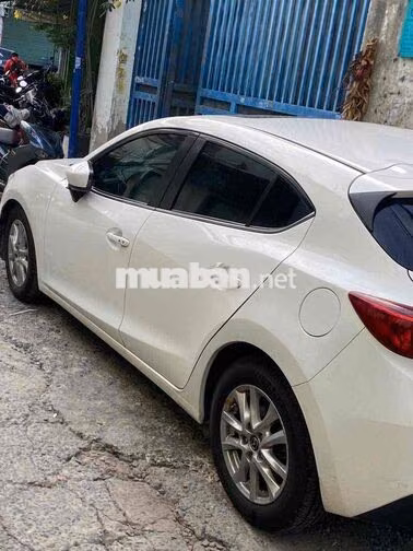 Mazda Mazda 3 Trắng 5 chỗ