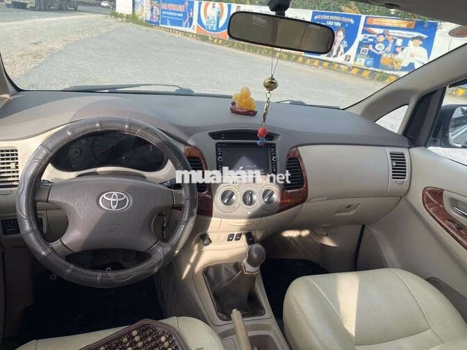 Toyota Innova Bạc Số sàn