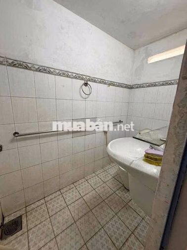 Cho thuê nhà đường Nguyễn Văn Quá q 12 DT 3,7 x18 m cấp 4 giá 7 tr / t