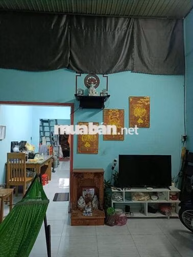 nhà c4 dọn vào ở ngay tặng máy lạnh