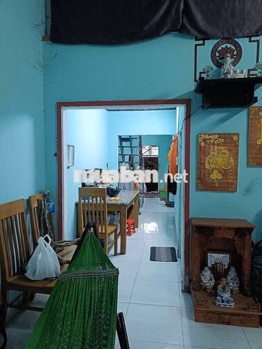 nhà c4 dọn vào ở ngay tặng máy lạnh