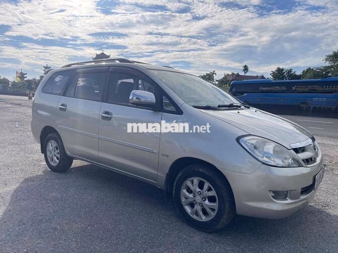 Toyota Innova Bạc Số sàn