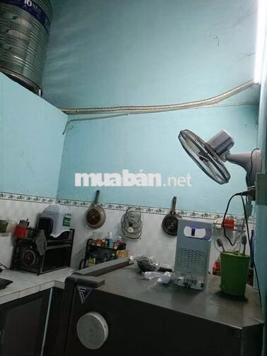 nhà c4 dọn vào ở ngay tặng máy lạnh