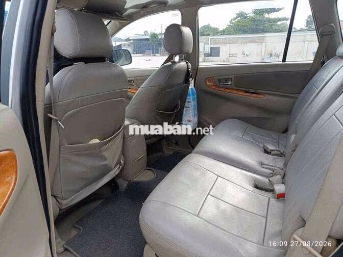 Toyota Innova G 2010 Số sàn Bạc 7 chỗ