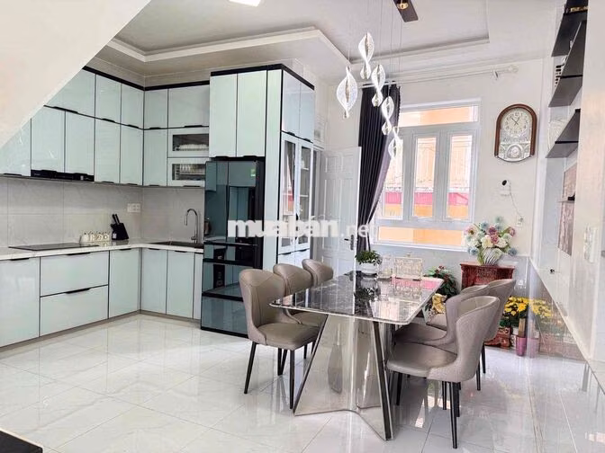 căn nhà ở vị trí quá tiện ích trong lõi trung tâm Đà Lạt.