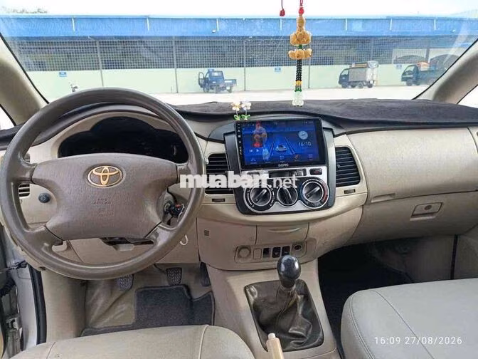 Toyota Innova G 2010 Số sàn Bạc 7 chỗ