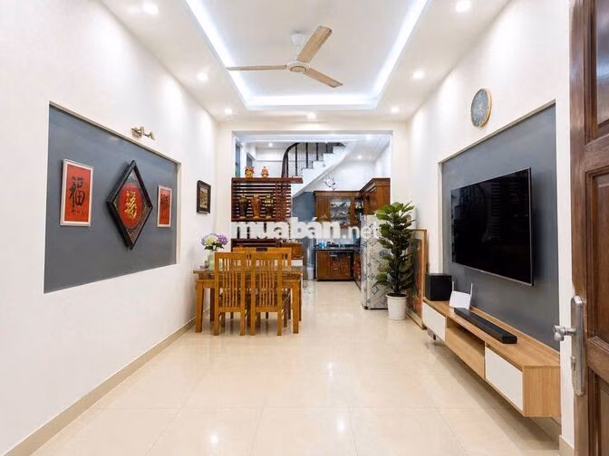 GIA ĐÌNH CẦN BÁN NHÀ 5 TẦNG – CẦU GIẤY | 9,6 TỶ