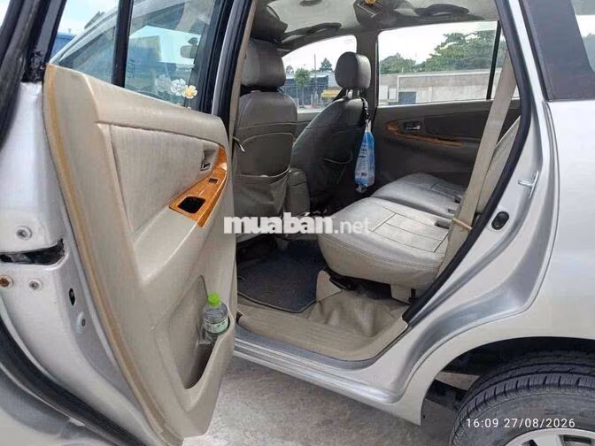 Toyota Innova G 2010 Số sàn Bạc 7 chỗ