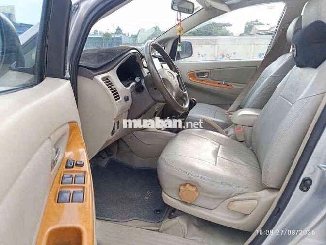 Toyota Innova G 2010 Số sàn Bạc 7 chỗ