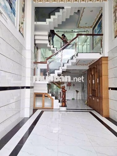 Nhà mới 100% trệt lửng 3 lầu đường Gò Xoài BHH A bình tân 