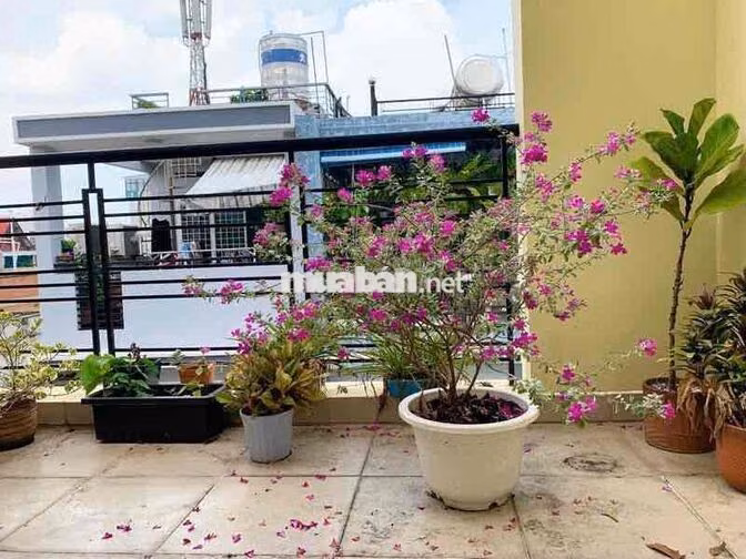 Tìm nữ NV văn phòng ở ghép lầu 4 thang bộ, quận 10