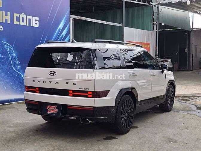 Hyundai Santafe 2.5T Xăng 2 cầu Trắng 22.000km