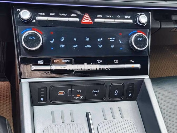 Hyundai Santafe 2.5T Xăng 2 cầu Trắng 22.000km