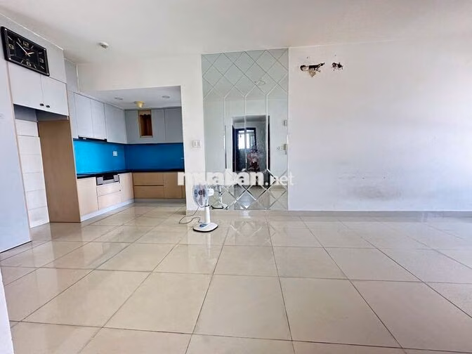 Căn hộ Ruby giá chỉ 10tr căn 2pn-2wc có sẵn NTCB, view nội khu đẹp