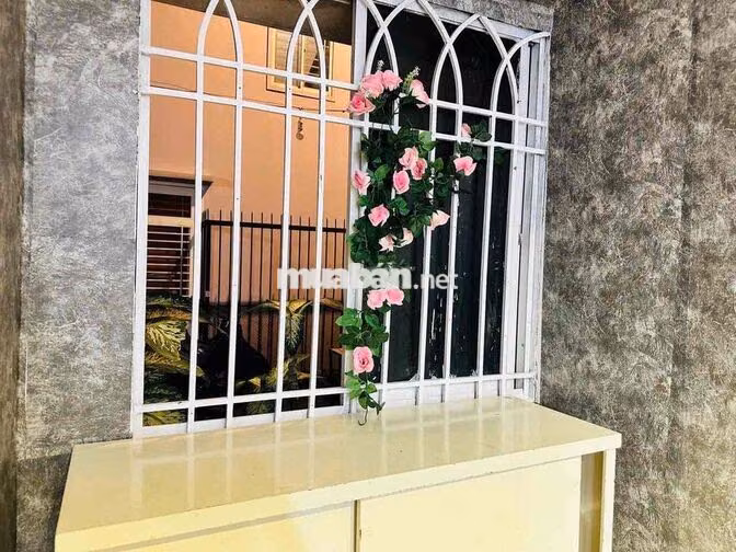2PN - FULL NỘI THẤT - BẾP TRÊN DƯỚI - DỌN VÀO Ở NGAY CHỢ CÂY QUÉO