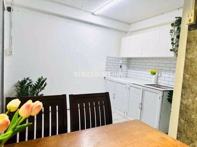 2PN - FULL NỘI THẤT - BẾP TRÊN DƯỚI - DỌN VÀO Ở NGAY CHỢ CÂY QUÉO
