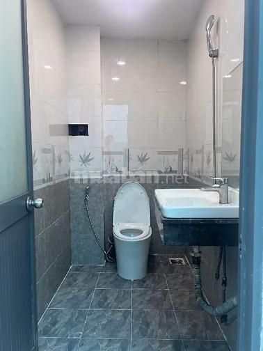 Bán nhà DT 4x26 đúc lửng hẻm 4m đường ĐHT11, Q.12 giá 1ty990 vi bằng.