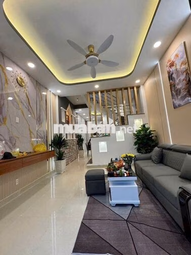 Bán nhà đẹp lấp lánh hẻm 154 đường Âu Dương Lân P3 Q8