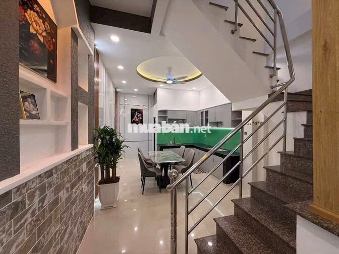 Bán nhà đẹp lấp lánh hẻm 154 đường Âu Dương Lân P3 Q8