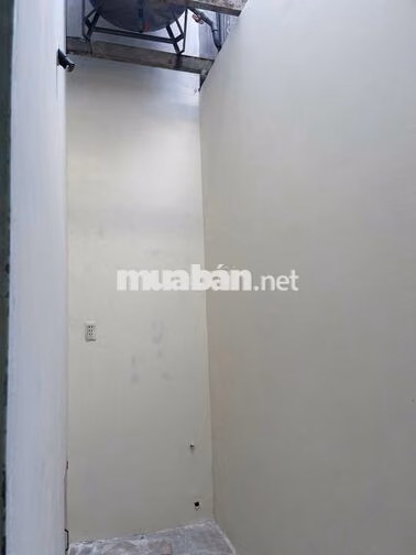 Nhà cho thuê nguyên căn Hương lộ 2 hẻm xe hơi, nhà trống