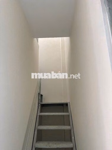 Nhà cho thuê nguyên căn Hương lộ 2 hẻm xe hơi, nhà trống