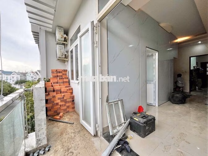 Căn hộ mới khai trương 2 phòng ngủ + ban công riêng tư