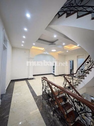 Vin Smart City Biệt Thự View Hồ 560m2, Mới Hoàn Thiện Full Nội Thất