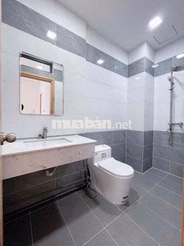 Căn hộ sáng thoáng, giá rẻ ở Bình Phú, Q6