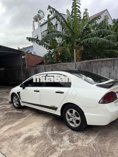 Honda civic 1.8 tự động full đồ chơi