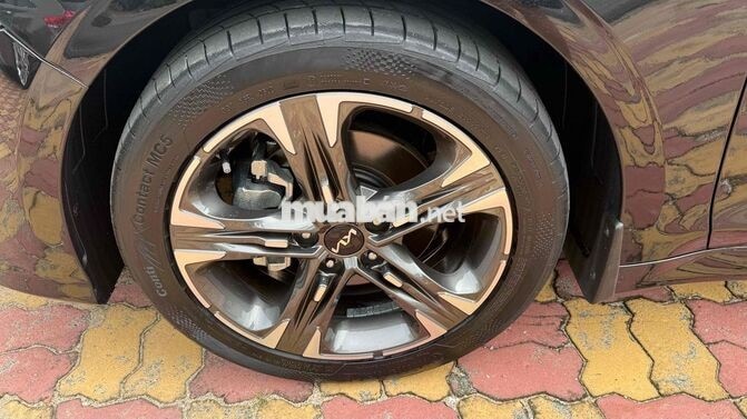 Kia K5 Premium 2024 Đen 19 ngàn km