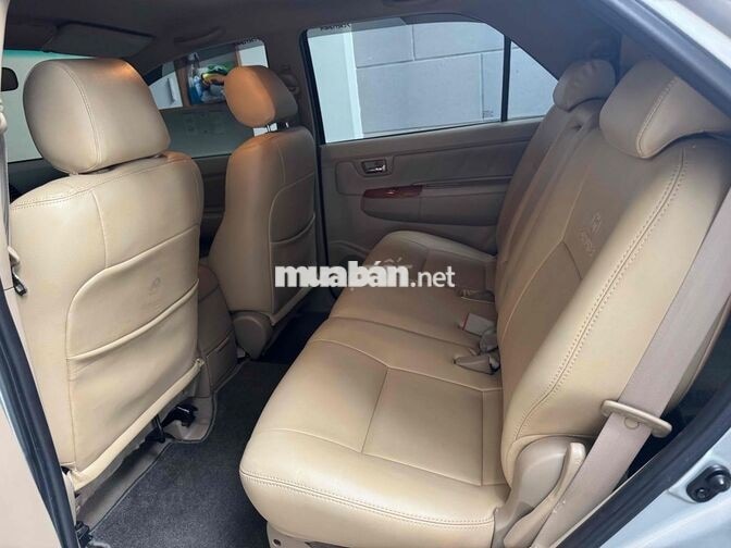 Toyota Fortuner 2.7V 2011 Xăng Tự động Bạc