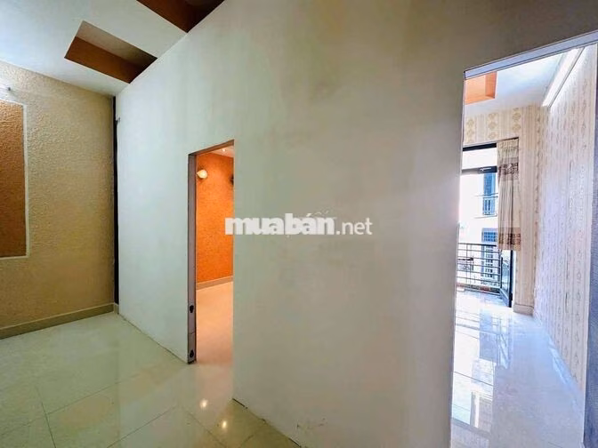 2pn,wc,phòng khách,ban công,gần bách khoa
