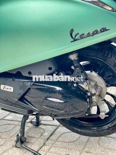 Vespa Sprint 125 ABS xanh rêu nhám hồ sơ cầm tay