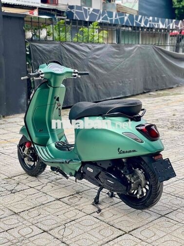 Vespa Sprint 125 ABS xanh rêu nhám hồ sơ cầm tay