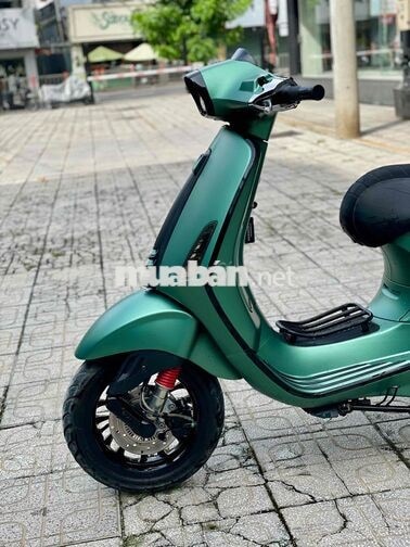 Vespa Sprint 125 ABS xanh rêu nhám hồ sơ cầm tay