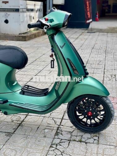 Vespa Sprint 125 ABS xanh rêu nhám hồ sơ cầm tay
