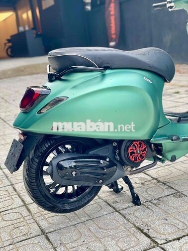 Vespa Sprint 125 ABS xanh rêu nhám hồ sơ cầm tay