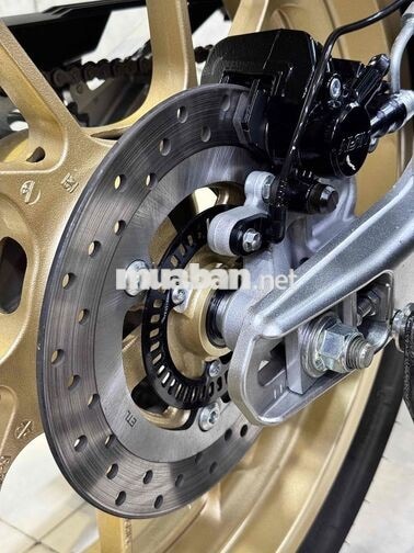 Yamaha R15M Kỷ niệm 60 năm Trắng, Đỏ 1.800 km