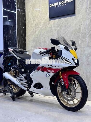 Yamaha R15M Kỷ niệm 60 năm Trắng, Đỏ 1.800 km